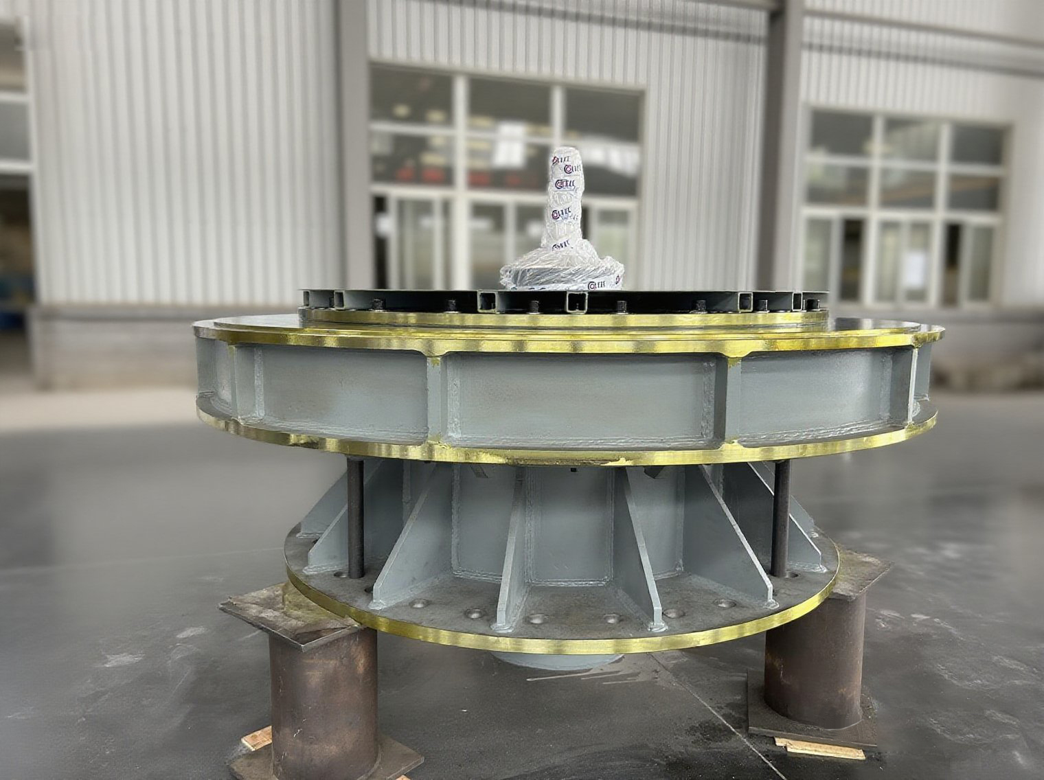 洛阳特重轴承定位驱动装置测试成功 洛阳特重轴承定位驱动装置测试成功